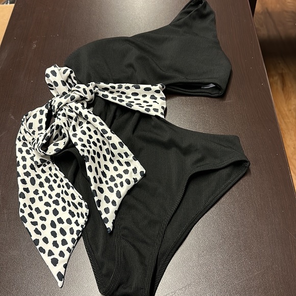 Pink Lily small black ribbed one shoulder swimsuit. Like new - Picture 2 of 3